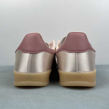 Cargar imagen en el visor de la galería, Adidas Gazelle Indoor Wonder Quartz Wonder Mauve Gold Metallic JI2709