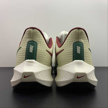 Cargar imagen en el visor de la galería, Air Zoom Pegasus 39 Rattan Gorge Green Team Red FB7161-231