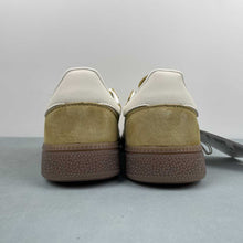 Cargar imagen en el visor de la galería, Adidas Handball Spezial Khaki Gum KI5939