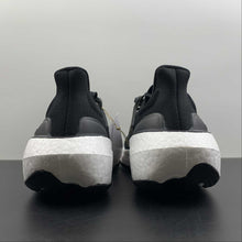 Cargar imagen en el visor de la galería, Adidas Ultraboost Light Core Black Crystal White GY9351