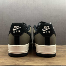 Cargar imagen en el visor de la galería, Air Force 1 07 Low Mocha Black White YG5063-203