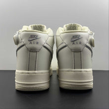 Cargar imagen en el visor de la galería, Air Force 1 07 Mid Beige Dark White Gray BY6899-691