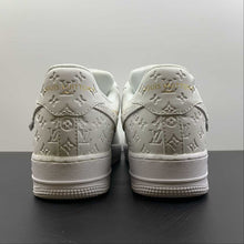 Cargar imagen en el visor de la galería, LV x Air Force 1 07 Low White Metallic Gold LD0212