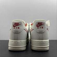 Cargar imagen en el visor de la galería, Air Force 1 07 Low White University Red CL6326-108