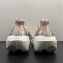 Cargar imagen en el visor de la galería, Adidas Ultraboost Light Pink Cloud White Silver HQ8600