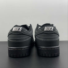 Cargar imagen en el visor de la galería, SB Dunk Low Black White DF0517-221