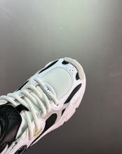 Cargar imagen en el visor de la galería, Adidas Astir Cloud White Core Black Cream White GY9549