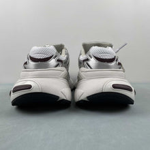 Cargar imagen en el visor de la galería, Adidas Adistar XLG Off White Metallic Silver Red IH3382