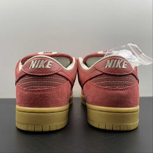 Cargar imagen en el visor de la galería, SB Dunk Low Adobe Red Gum DV5429-600