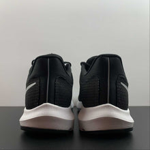 Cargar imagen en el visor de la galería, Nike Quest Black Metallic Silver AA7403-001