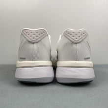 Cargar imagen en el visor de la galería, Adizero Boston 13 Cloud White Core Black Dash Grey JS4939