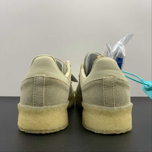 Cargar imagen en el visor de la galería, Adidas Samba Kith Clarks 8th Street Savannah ID7298