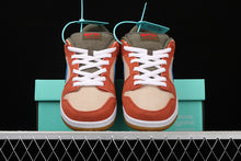 Cargar imagen en el visor de la galería, SB Dunk Low Corduroy Dusty Peach BQ6817-201