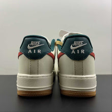Cargar imagen en el visor de la galería, Air Force 1 Low Sail Green FD9063-163