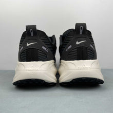 Cargar imagen en el visor de la galería, Nike Zoom Vomero 18 Black Summit White HM6803-007