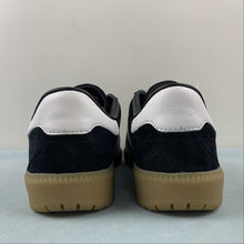 Cargar imagen en el visor de la galería, Adidas Bermuda Core Black Cloud White Gum GY7390