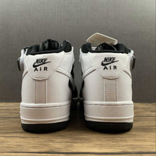 Cargar imagen en el visor de la galería, Air Force 1 07 Mid White Black YH2293 033