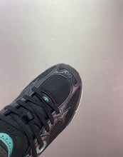 Cargar imagen en el visor de la galería, Adidas Astir Core Black Core Black Purple GW5370