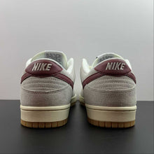 Cargar imagen en el visor de la galería, SB Dunk Low Beige Wine Red HC0808-100