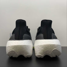 Cargar imagen en el visor de la galería, Adidas UltraBoost Light Core Black Grey Six Cloud White HQ6339