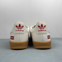 Cargar imagen en el visor de la galería, Adidas Gazelle x Supreme White White Red Gum SC9207-723