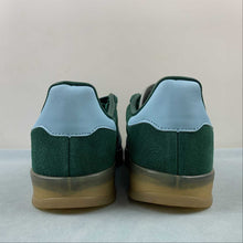 Cargar imagen en el visor de la galería, Adidas Gazelle Indoor Collegiate Green Hazy Sky Victory Gold IG9979