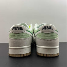 Cargar imagen en el visor de la galería, SB Dunk Low SE 85 Grey Green Brown DO9457-116