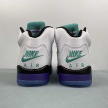 Cargar imagen en el visor de la galería, Air Jordan 5 Retro Grape White Purple HQ7979-100