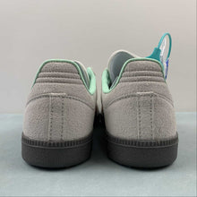 Cargar imagen en el visor de la galería, Adidas Samba OG Crystal White Clay Strata Gum ID2047