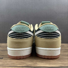 Cargar imagen en el visor de la galería, SB Dunk Low Rooted in Peace Black Tan Jade DJ4671-294