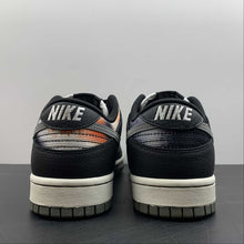 Cargar imagen en el visor de la galería, SB Dunk Low Graffiti Black Red Grey DM0108-001