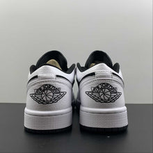 Cargar imagen en el visor de la galería, Air Jordan 1 Low Black White 553560-101