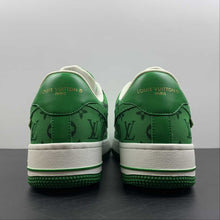 Cargar imagen en el visor de la galería, Louis Vuitton Trainer Snaker x Air Force 1 White Green LK0226