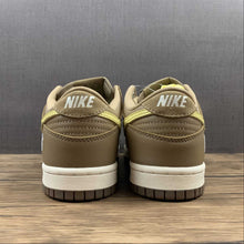 Cargar imagen en el visor de la galería, Undefeated x SB Dunk Low SP Canteen Lemon Frost DH3061-200