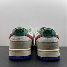 Cargar imagen en el visor de la galería, SB Dunk Low Light Iron Ore University Red Game Royal DV3497-001