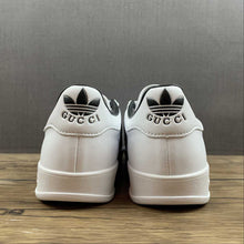 Cargar imagen en el visor de la galería, Adidas x Gucci Gazelle White Black