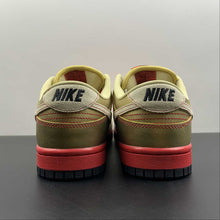 Cargar imagen en el visor de la galería, SB Dunk Low Pro Money Cat Golddust Gold Metallic 304292-771