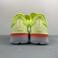 Cargar imagen en el visor de la galería, Zoom fly6 Barely Volt Volt Blue Tint Off Noir FN8455-701