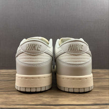 Cargar imagen en el visor de la galería, SB Dunk Low Light Bone Cashmere Pale Ivory DD1503-107