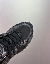 Cargar imagen en el visor de la galería, Adidas Astir Black GZ4341