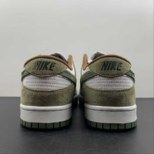 Cargar imagen en el visor de la galería, Otomo Katsuhiro x SB Dunk Low Steamboy OST Green Brown Silver FF0918-016