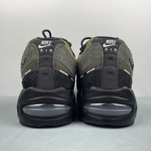 Cargar imagen en el visor de la galería, Undefeated x Air Max 95 Medium Olive IB4523-200