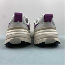 Cargar imagen en el visor de la galería, Nike V2k Run Premium Light Bone Sanddrift Viotech HF4305-072