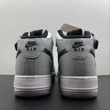 Cargar imagen en el visor de la galería, Air Force 1 07 Mid Grey Black White HG1522-016