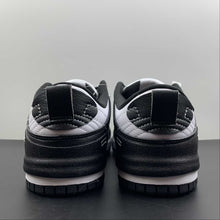Cargar imagen en el visor de la galería, SB Dunk Low Disrupt 2 Panda Black Pure Platinum White DV4024-002