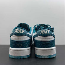 Cargar imagen en el visor de la galería, SB Dunk Low Ocean Summit White Bright Spruce DV3029-100