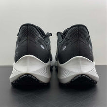 Cargar imagen en el visor de la galería, Zoom Winflo 7 Black Metallic Cool Grey CU3870-001