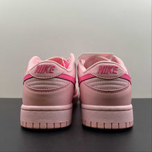 Cargar imagen en el visor de la galería, SB Dunk Low PS Triple Pink DH9756-600