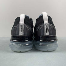Cargar imagen en el visor de la galería, Air VaporMax 2023 FK Black Blue Tint DV1678-010