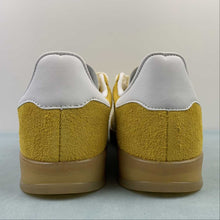 Cargar imagen en el visor de la galería, Adidas Gazelle Indoor Orange Peel Cloud White Gold Metallic HQ8716